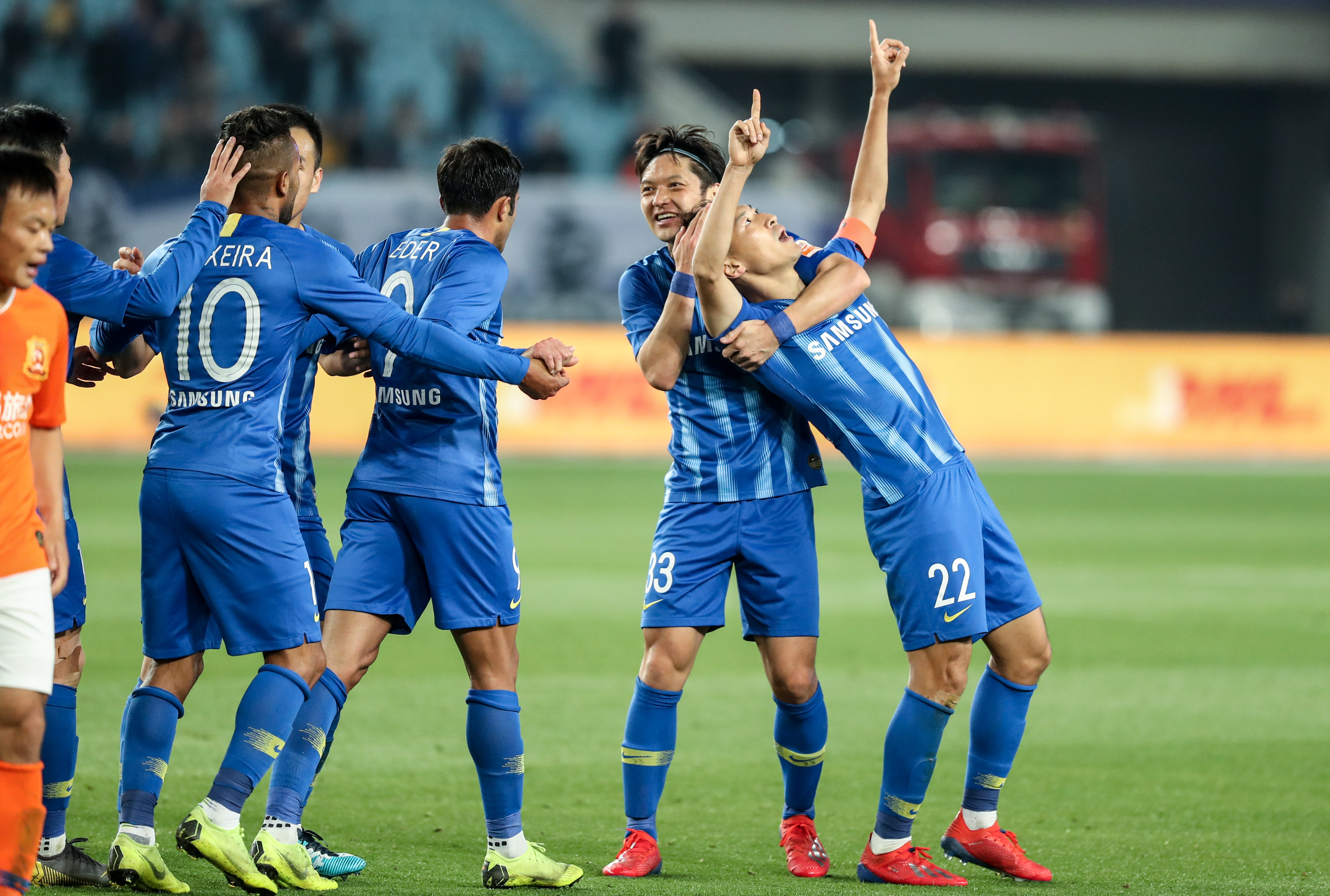 Hanwha Life Esports 和 Karmine Corp 在 First Stand 2025 中获得胜利